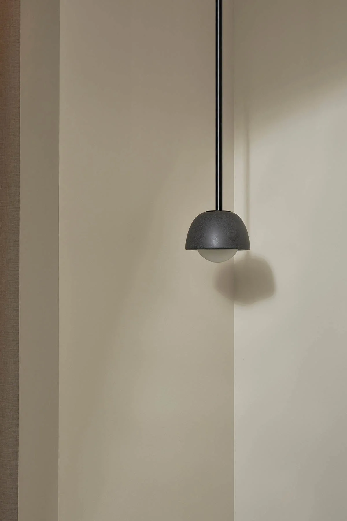 Terra 0 Pendant Light - Solid Rod Lead, Brushed Black