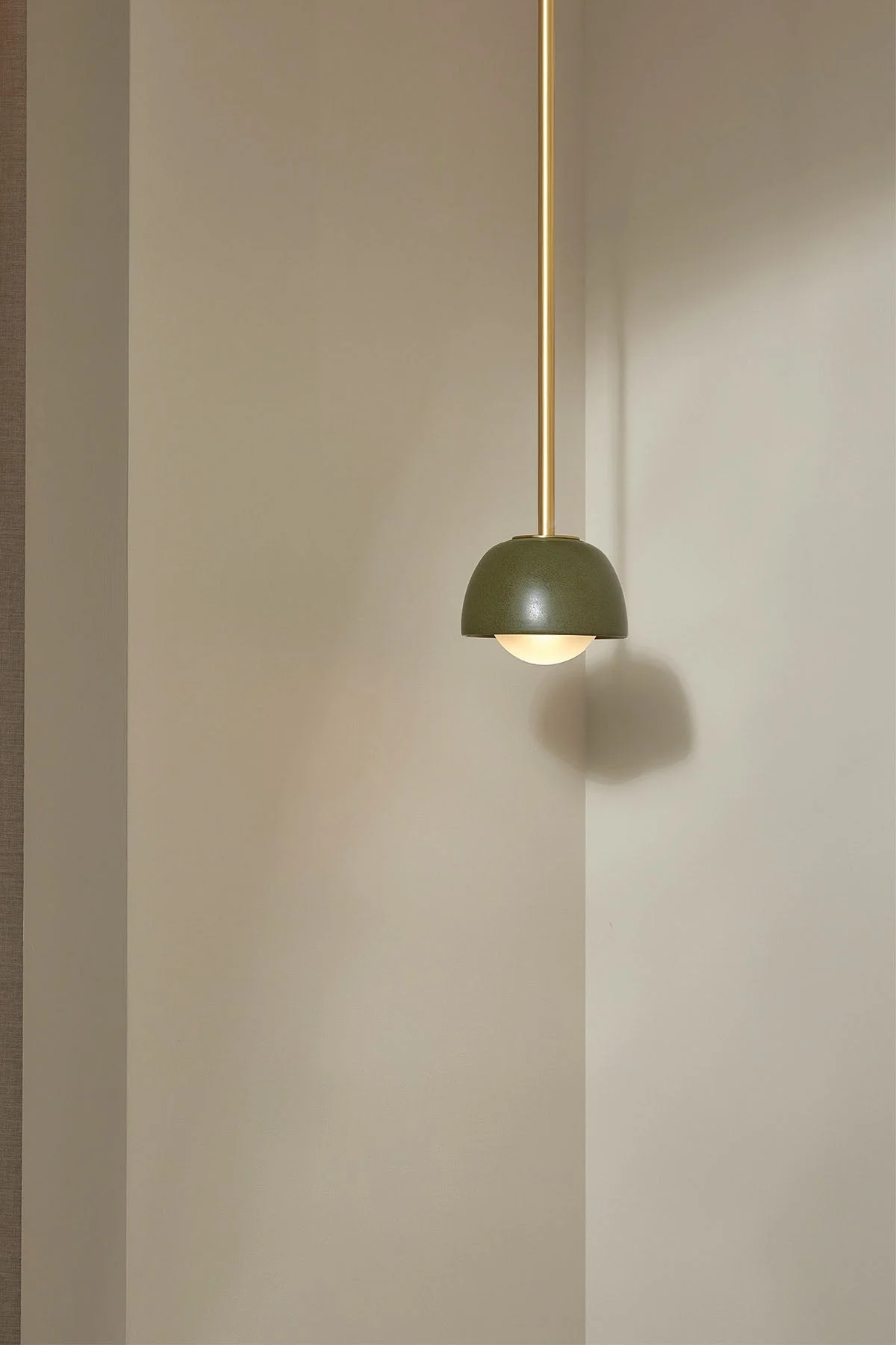 Terra 0 Pendant Light - Solid Rod Olive, Brass