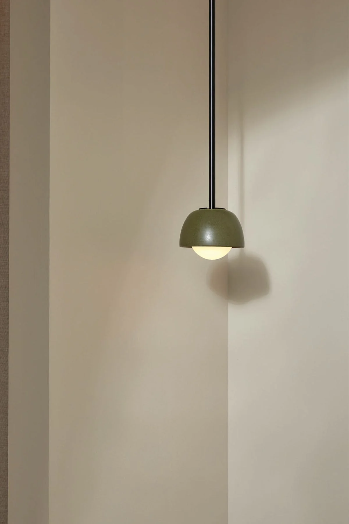 Terra 0 Pendant Light - Solid Rod Olive, Brushed Black