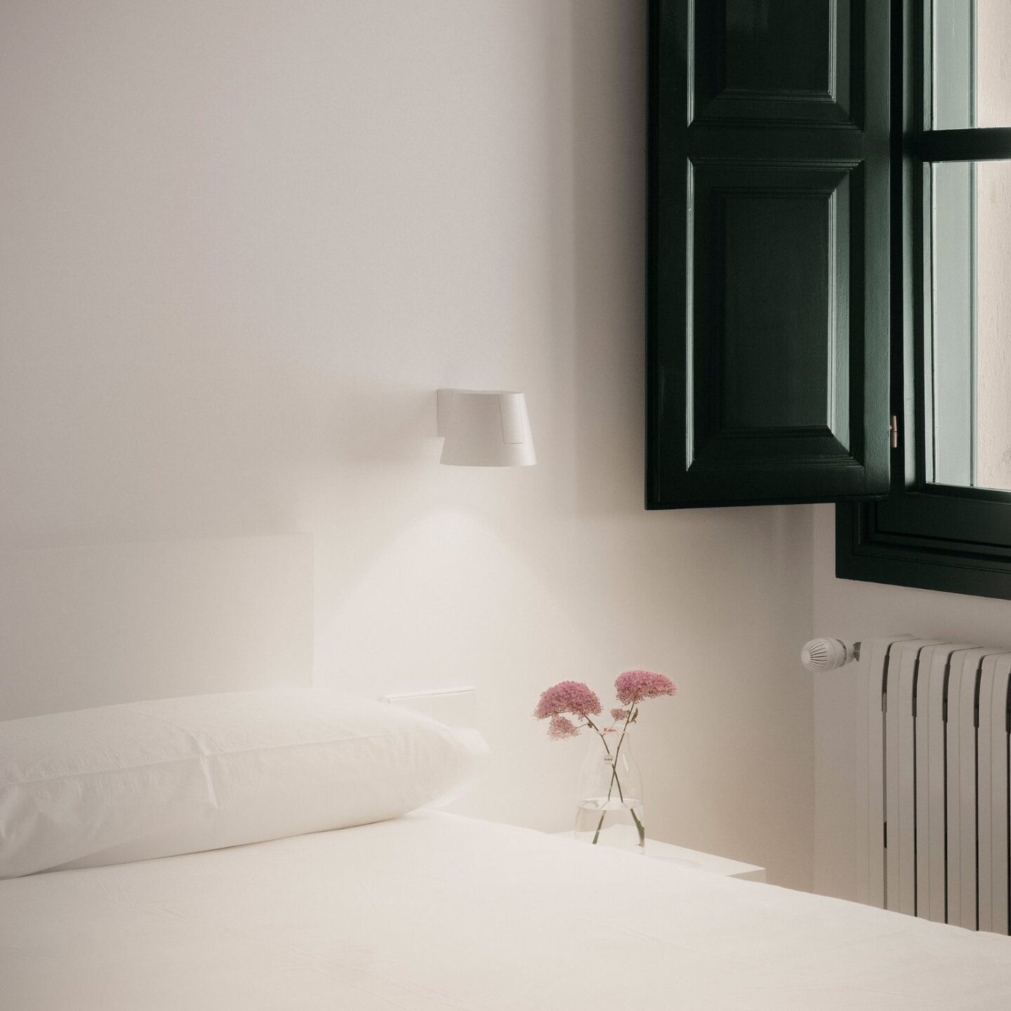 w222 Focal Wall