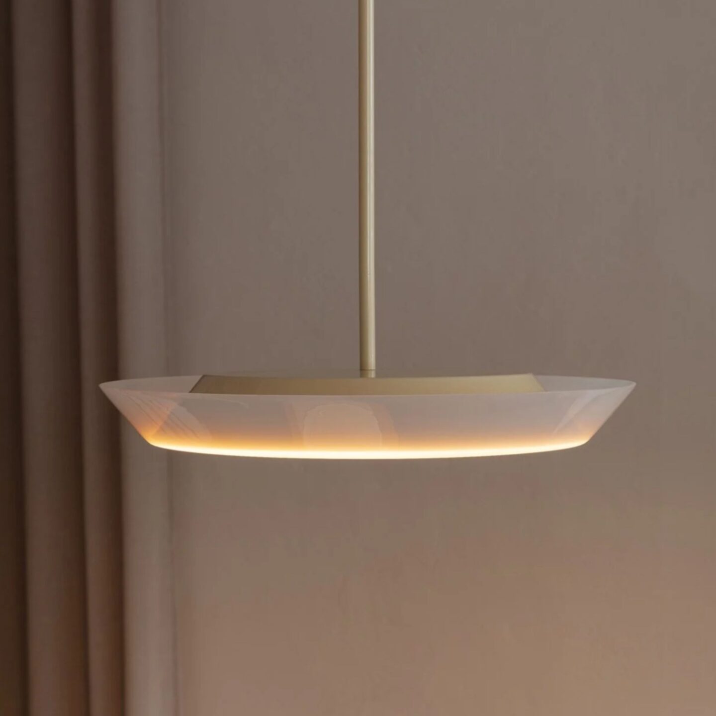 Tuppa 45 Milk Glass