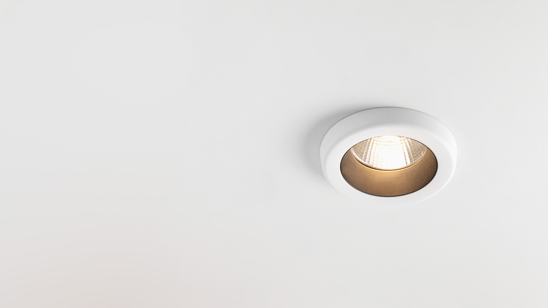 Medard Recessed