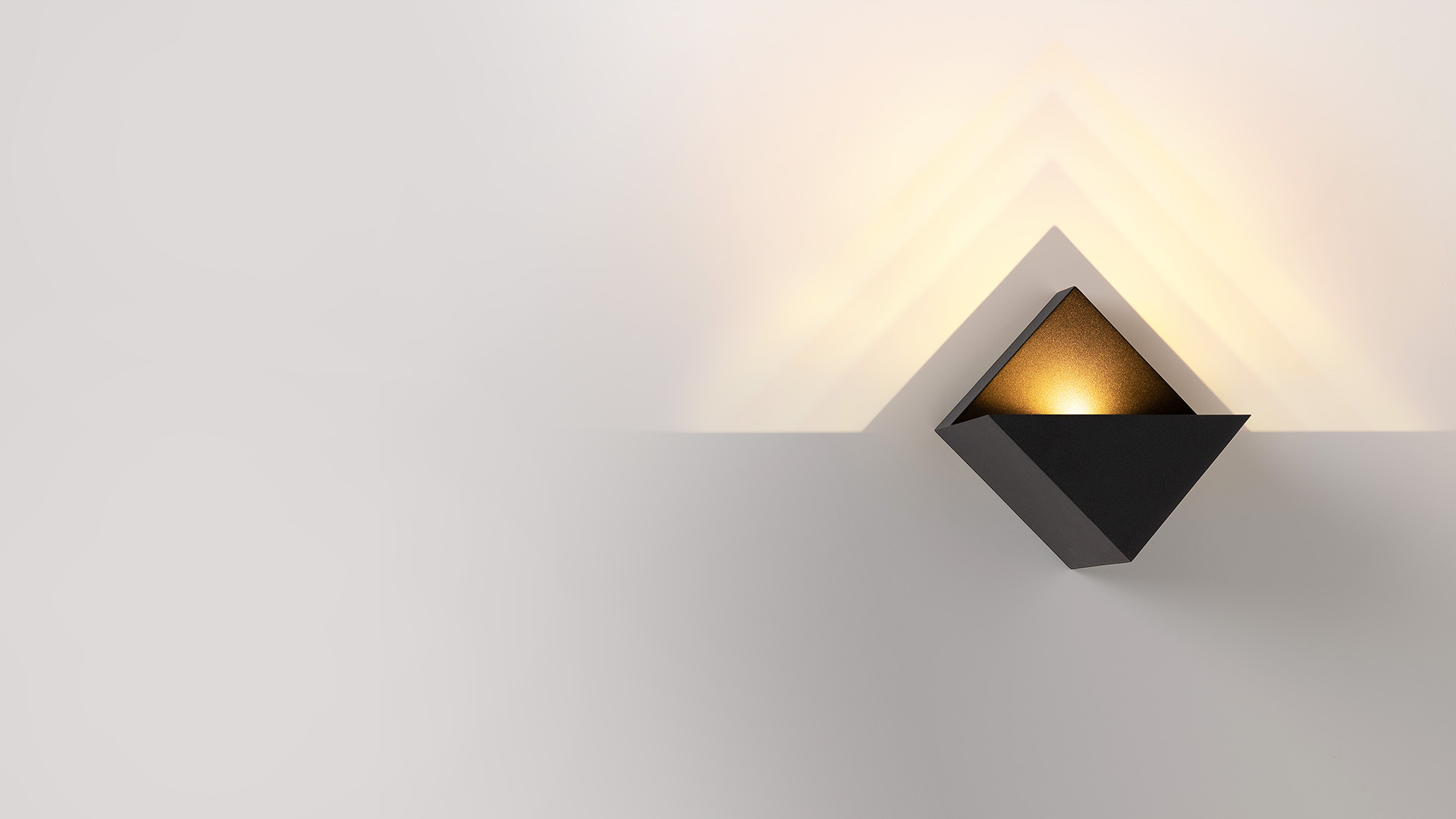 Impulse Square Wall
